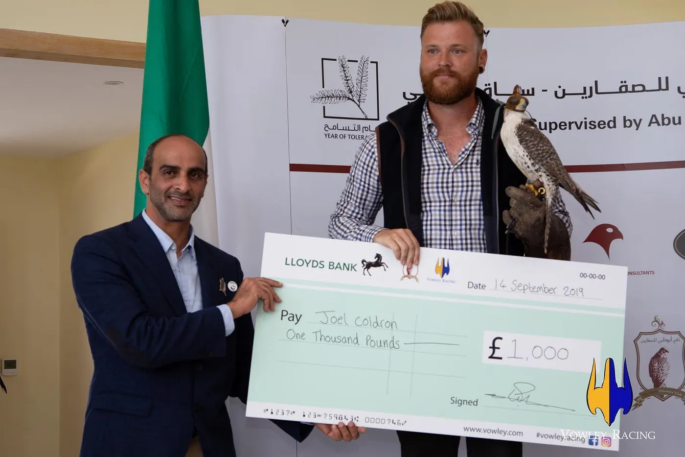 Giant prize-giving cheque at the Vowley Open Hunt Race